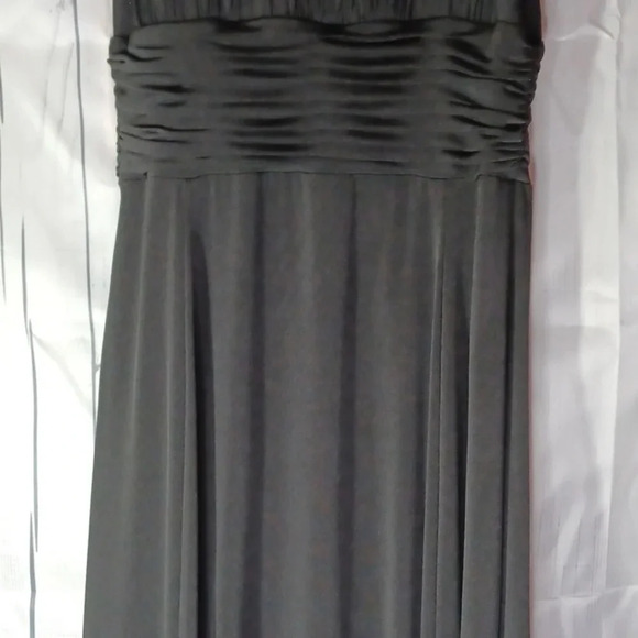 Signature By Sangria black sleeveless Evening Gown - Picture 8 of 8